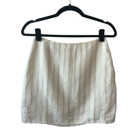 Savannah Morrow Women's White Dylan Striped Linen Mini Skirt - Picture 4 of 5